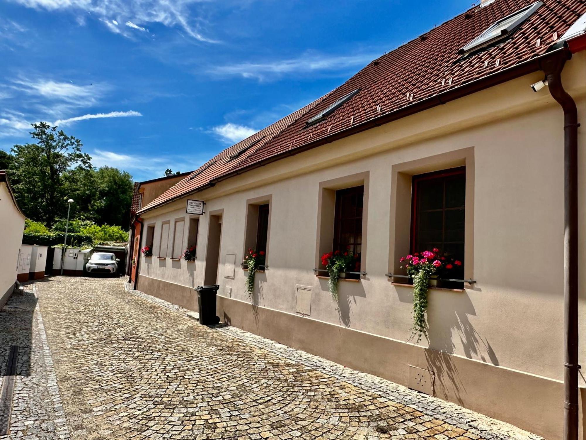 Ubytovani Pod Svetem-Apartman Třeboň المظهر الخارجي الصورة